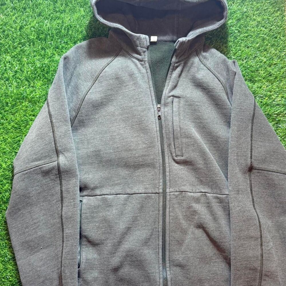 Lululemon Men's Grey and Green Hoodie